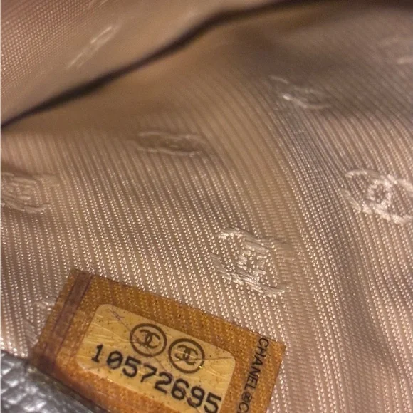 ✨CHANEL Silver Leather Wallet | Made In France | Vintage Collectible | Old 💵🔥✨ - Picture 10 of 12